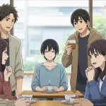 カフェで静かな人物を中心に複数人が自然に会話を楽しんでいるアニメイラスト